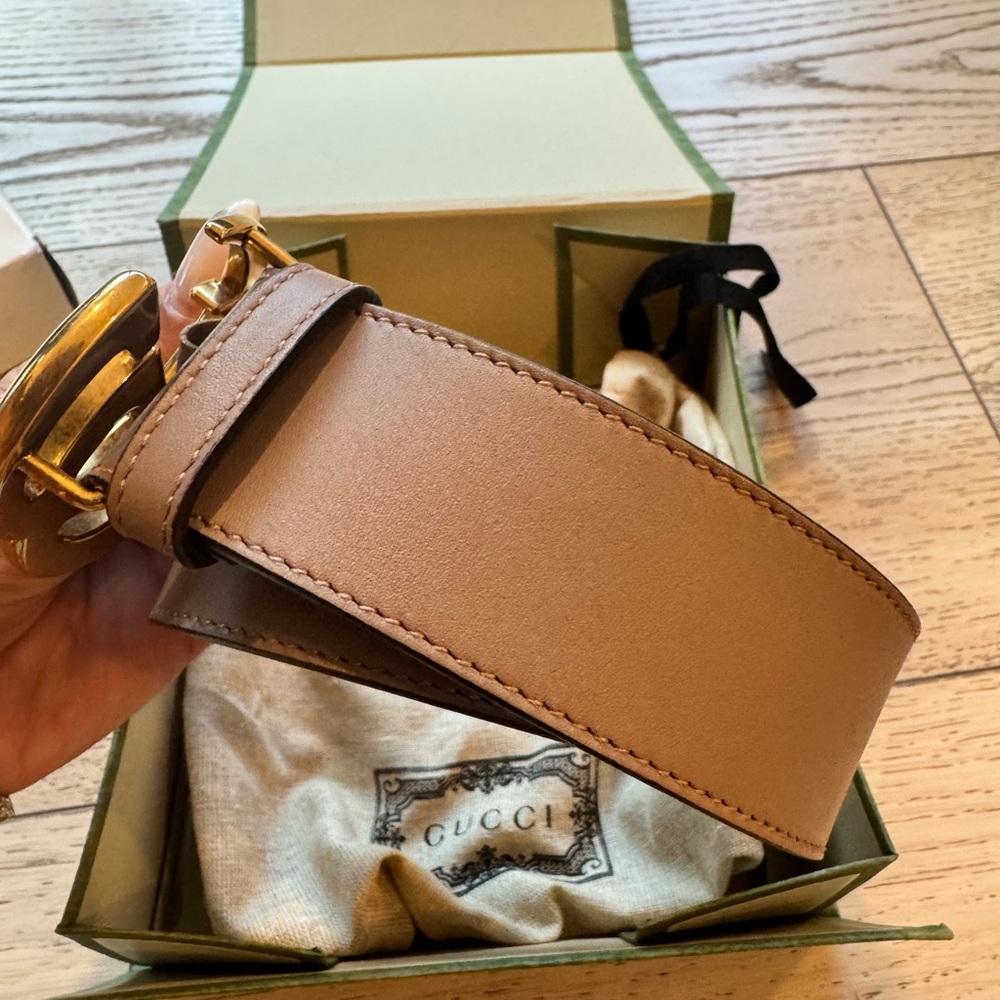 Gucci Gold GG Buckle Belt - Picture 2 of 3